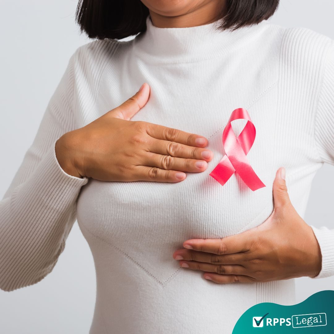 mulher-mao-exame-toque-mama-laco-rosa-prevencao